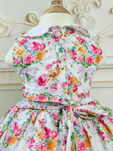 Load image into Gallery viewer, Girls sleeveless Floral smock