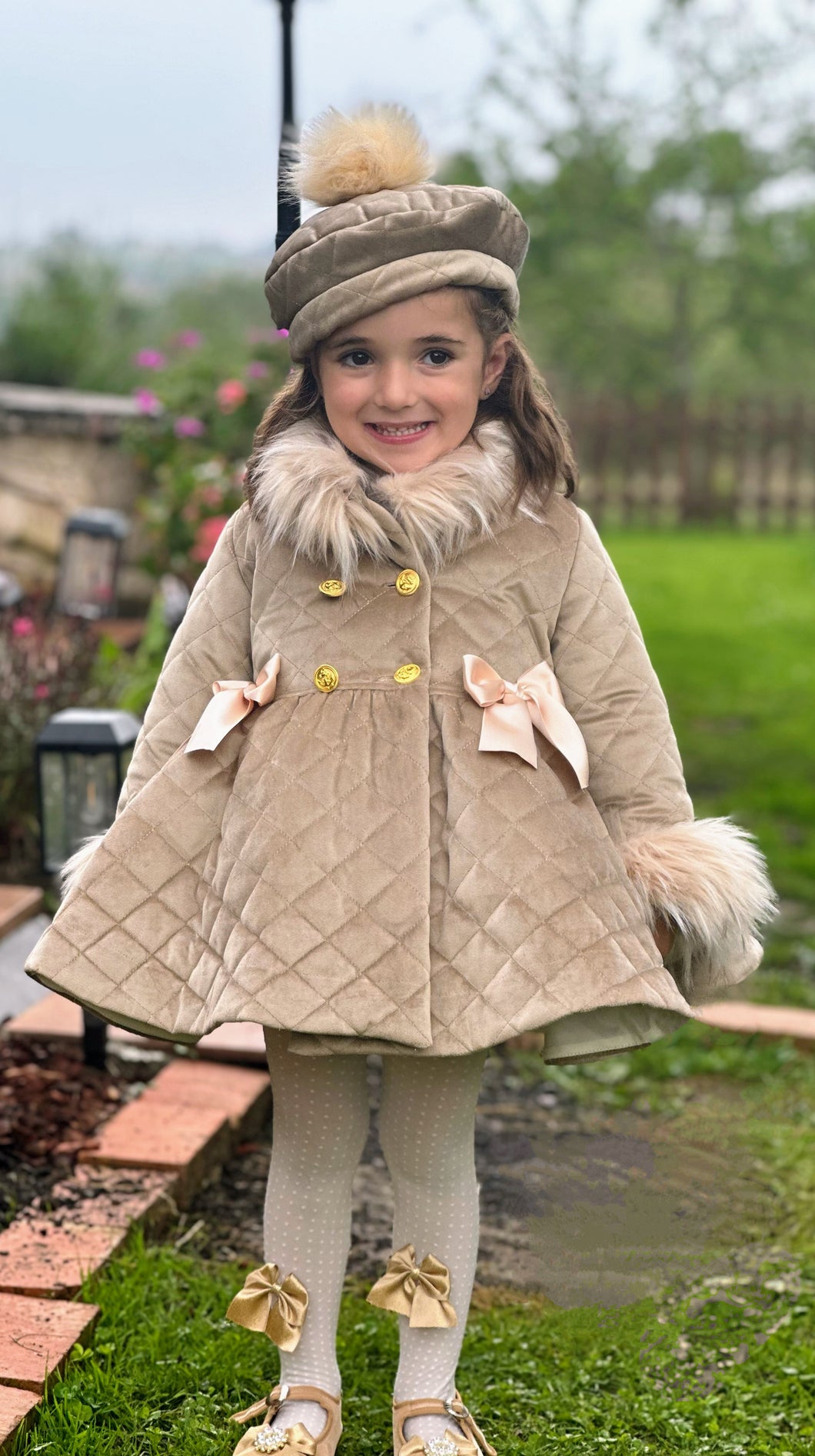 AW25 camel fur coat( hat sold separately