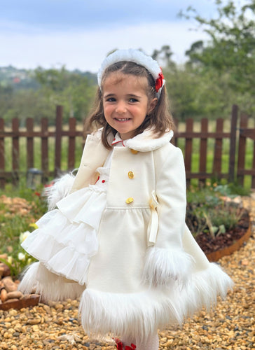 AW25 Cream coat with fur trim