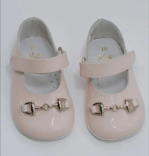 Load image into Gallery viewer, New style Baby girl soft sole shoes