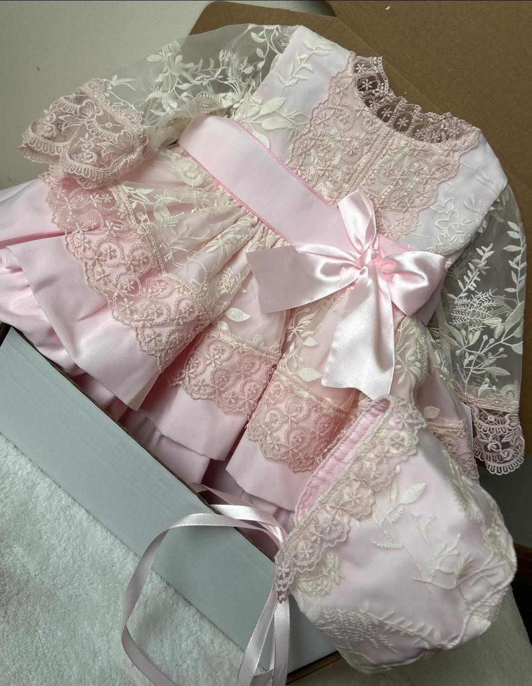 Sonata pink lace bonnet