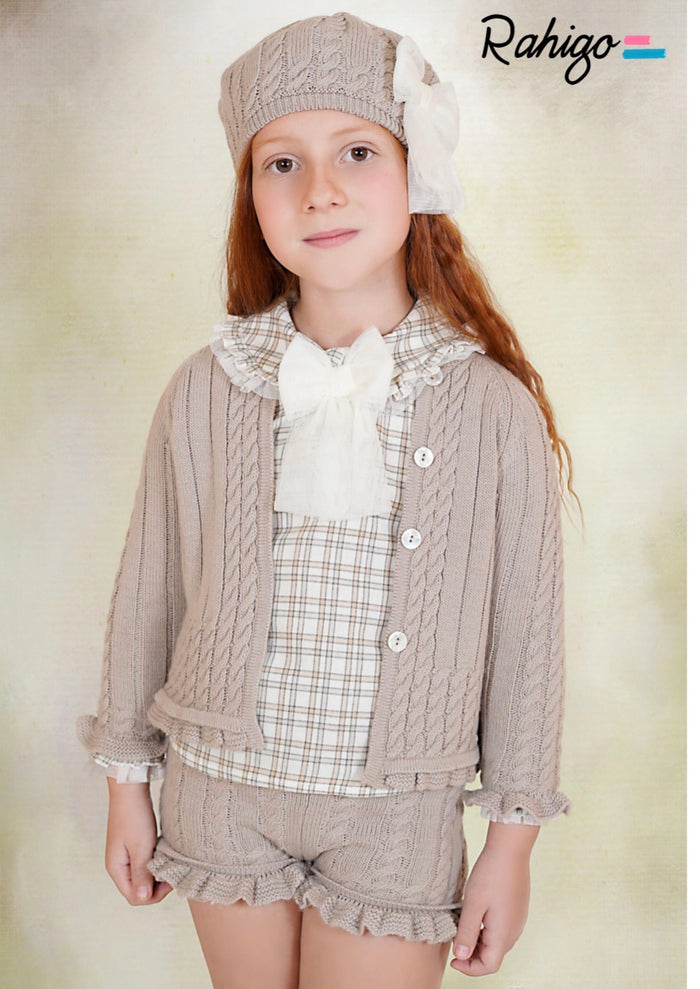 Rahigo AW26 light camel & cream short set with hairband & socks