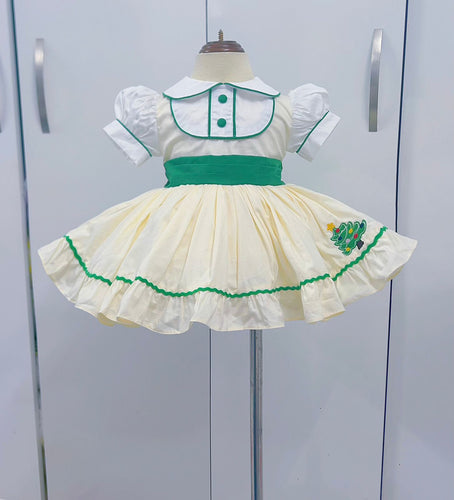 Cream with Green Christmas classic / October delivery