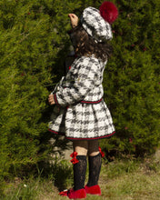 Load image into Gallery viewer, IN24 cream &amp;black blazer