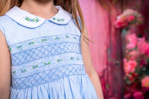 Baby blue sleeveless smock