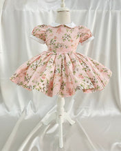 Load image into Gallery viewer, Peach floral classic dress